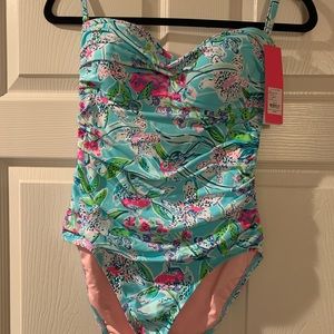 Lilly Pulitzer Flamenco Swim Suit Size 8 NWT